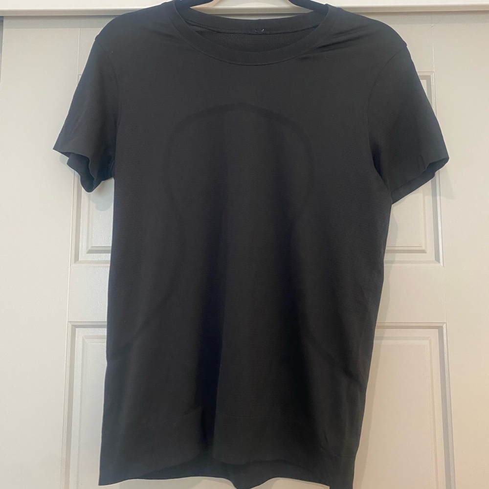 lululemon swiftly breathe SS size 8